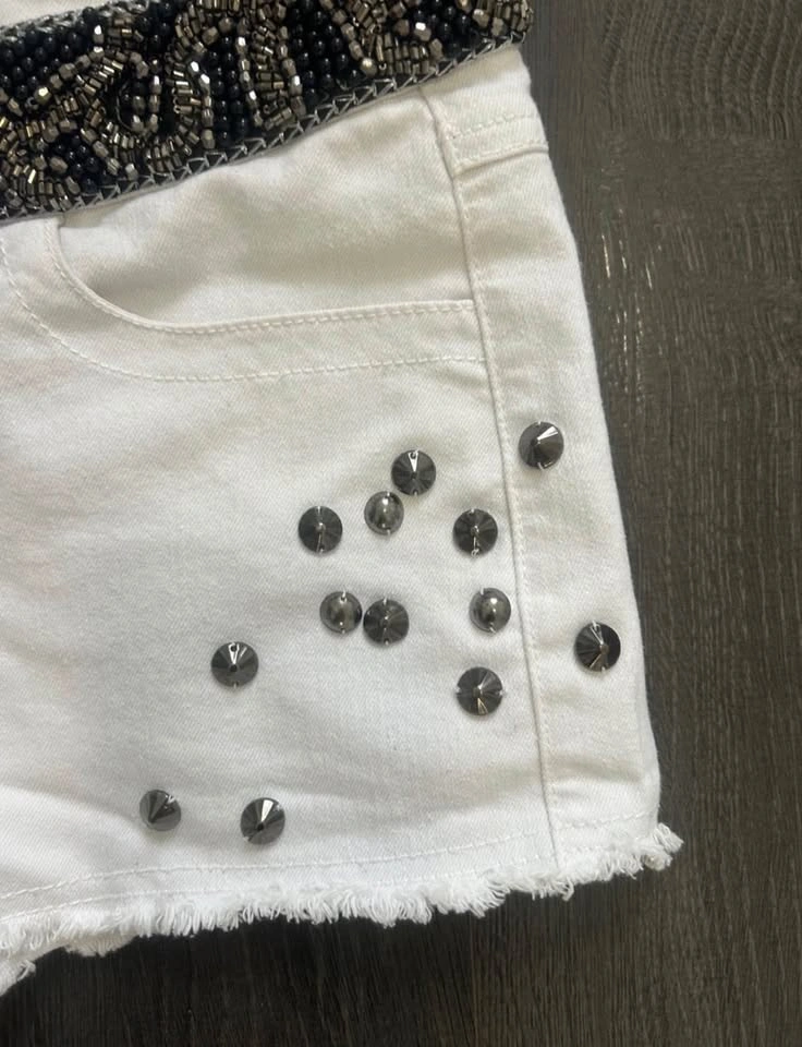 XOXO Y2K 2000s Low Rise White Denim Micro Shorts Size 6 - photo 4