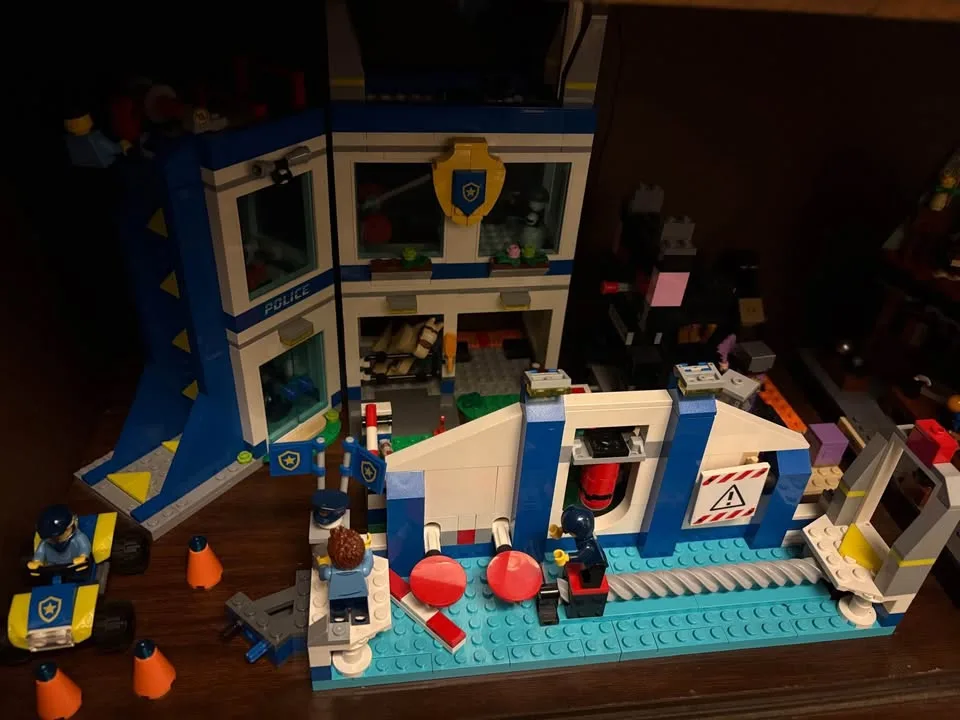 Lego Sets for sale (bulk) image indicator(2)