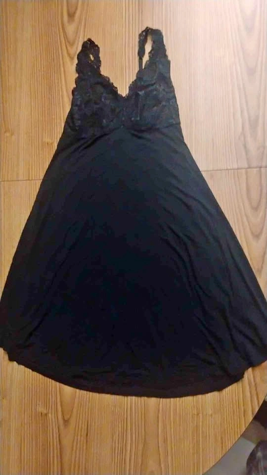 #106 Black Bow Demure Chemise size Small