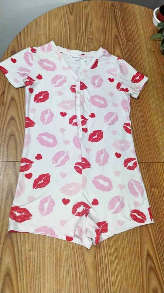 Weekend Edition Heart and Lip Pattern Pajama Romper Size Small