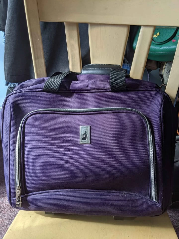 London Fog purple carry-on bag - photo 2