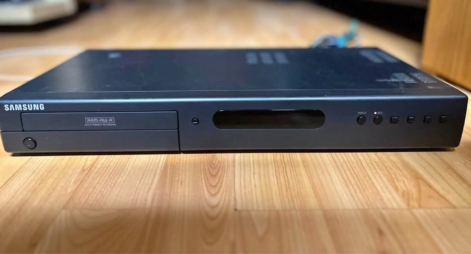 Samsung DVD Recorder / Player (Model DVD-R170)