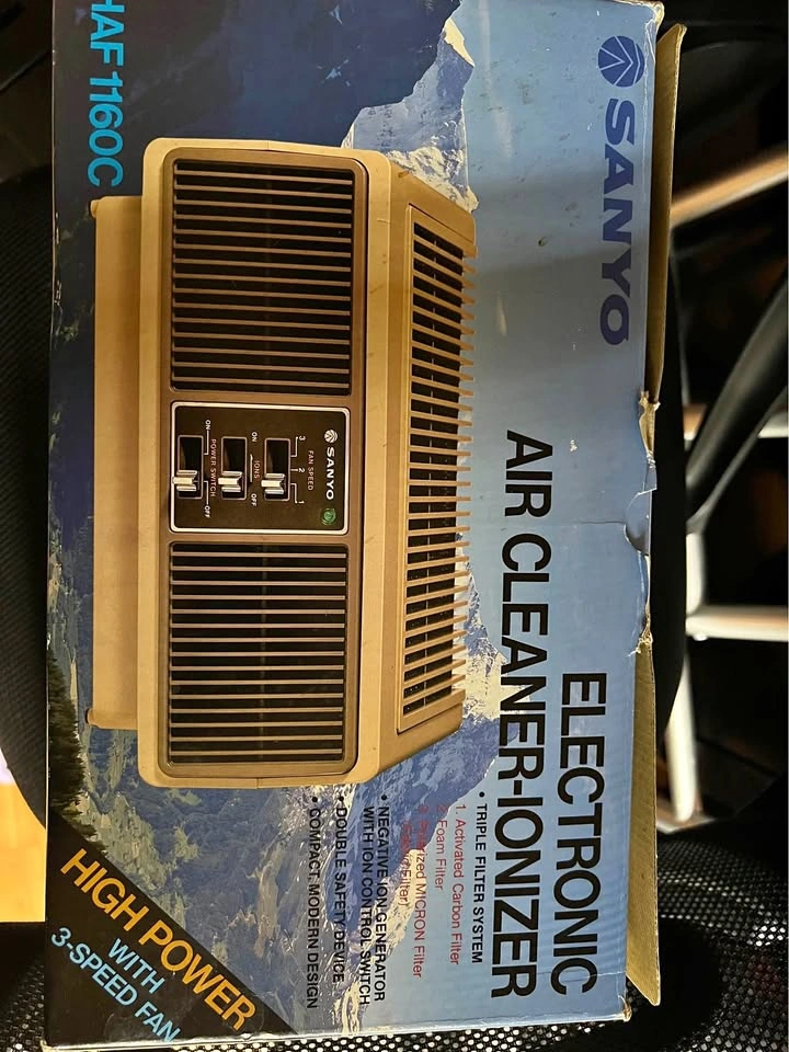 Sanyo Air Cleaner & Ionizer HAF-1160C
