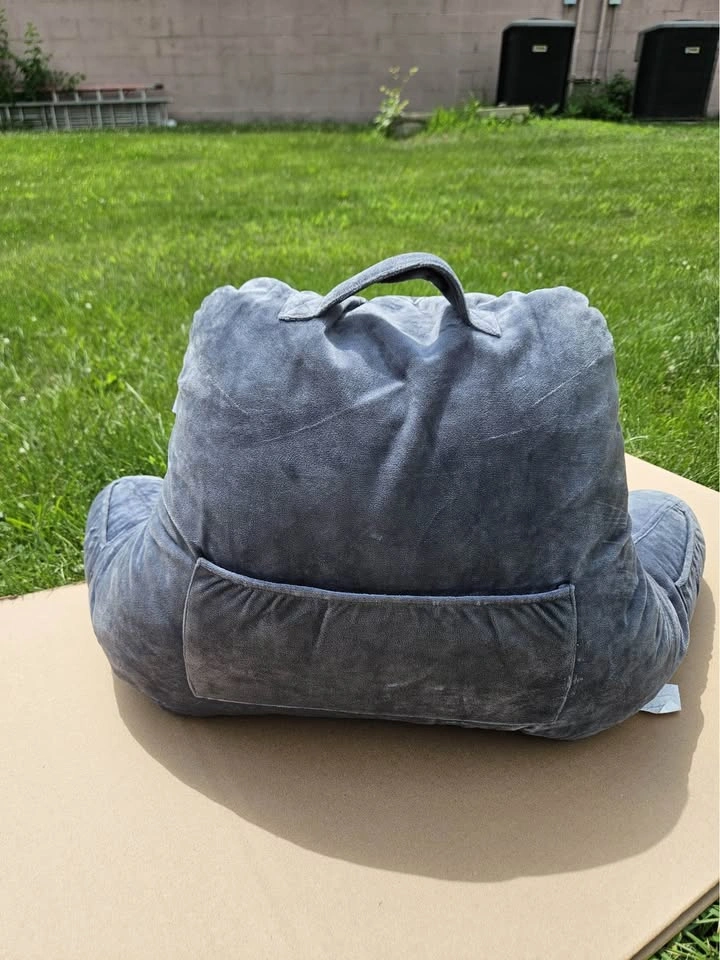 Reading pillow - photo 5