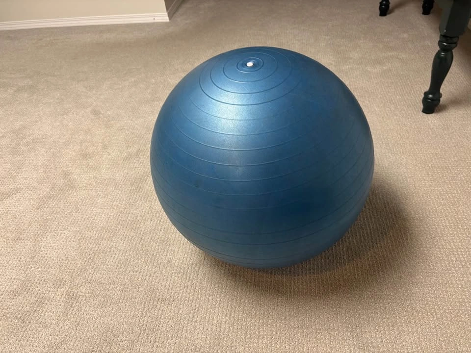 Blue yoga ball - photo 2