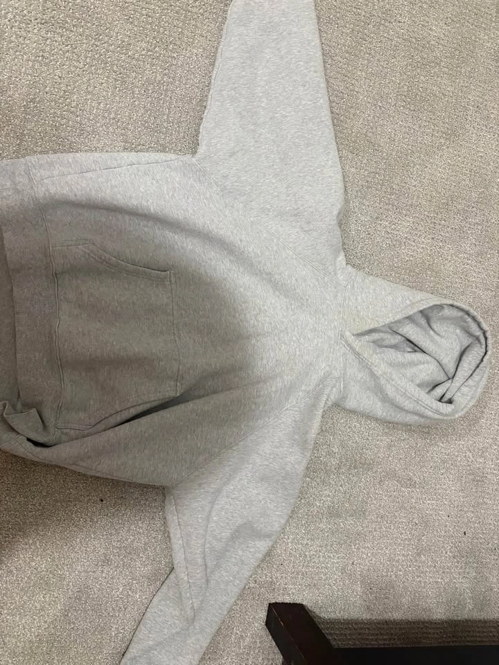 Grey Aritzia sweater - photo 2
