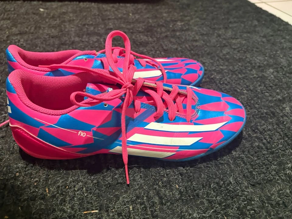 Indoor women’s cleats - photo 2