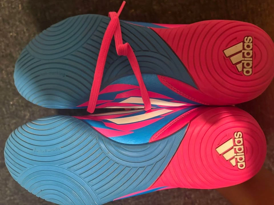 Indoor women’s cleats - photo 3