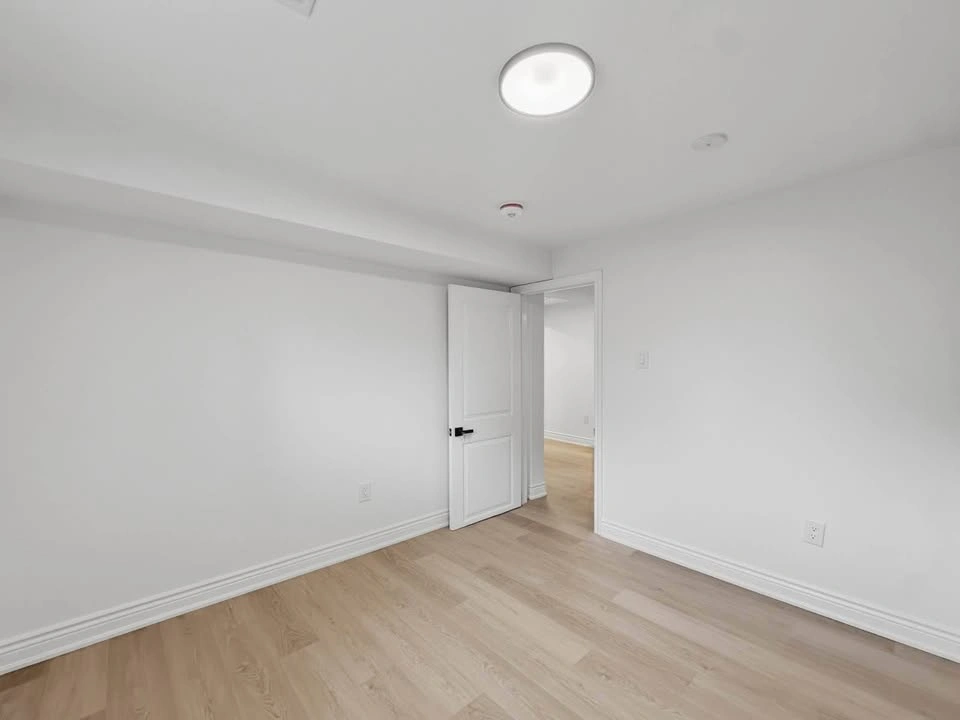 Private room for rent - photo 5