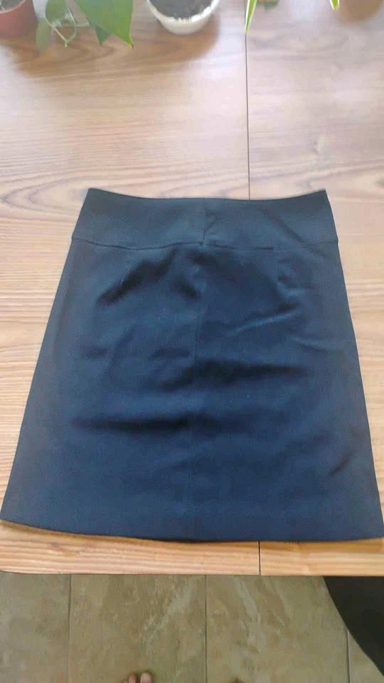 Structured Black Mini Pencil Skirt - Size Small