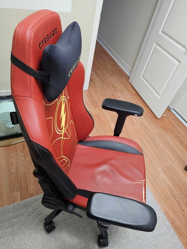 Cybeart The Flash Gaming Chair - photo 2
