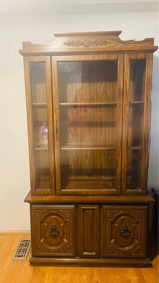Vintage China Cabinet - photo 2