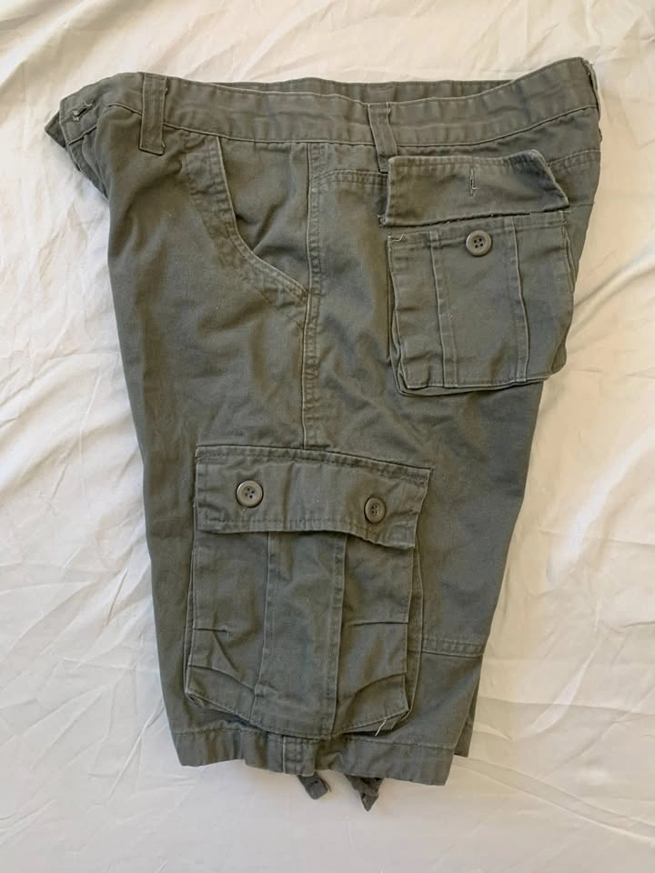 Men's Like New Cargo Utility Casual Shorts - Size 34 - photo 4