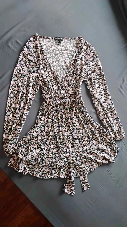 #169 Streetwear Society Floral Wrap Tunic Dress size Small