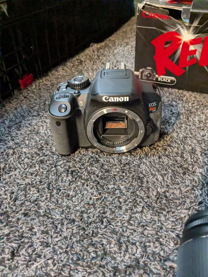 Canon Rebel XSI t4i needs charger - 80$ - photo 3