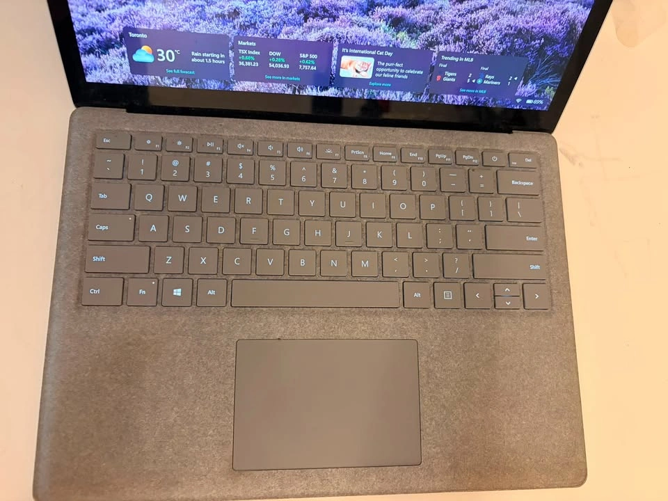 Microsoft Surface Laptop 2 13.5” Touchscreen i5/8GB/256GB SSD - photo 2