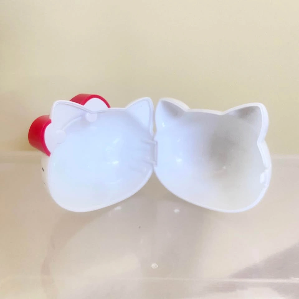 Hello Kitty plastic container - photo 3