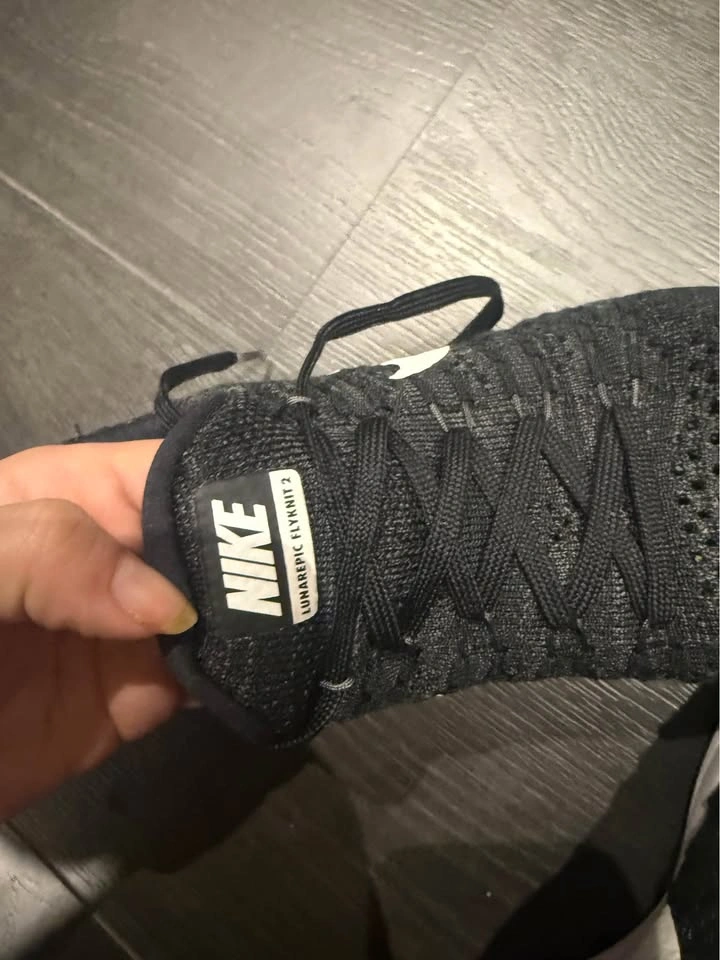 Nike Flyknit Women 6.5 - photo 2