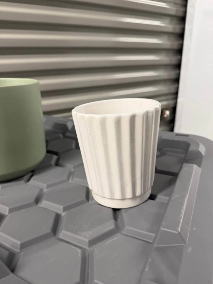 Set of 2 Ceramic Planters - photo 2