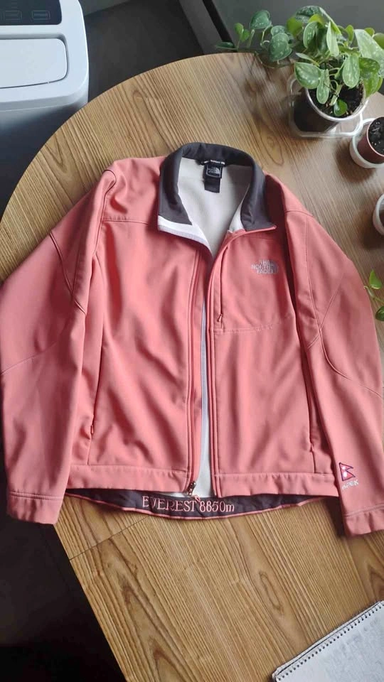 The North Face Women's Peach Apex Everest 8850m Softshell Jacket