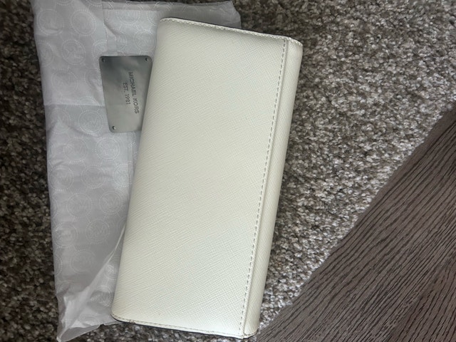 Michael Kors Saffiano Leather Wallet - photo 3