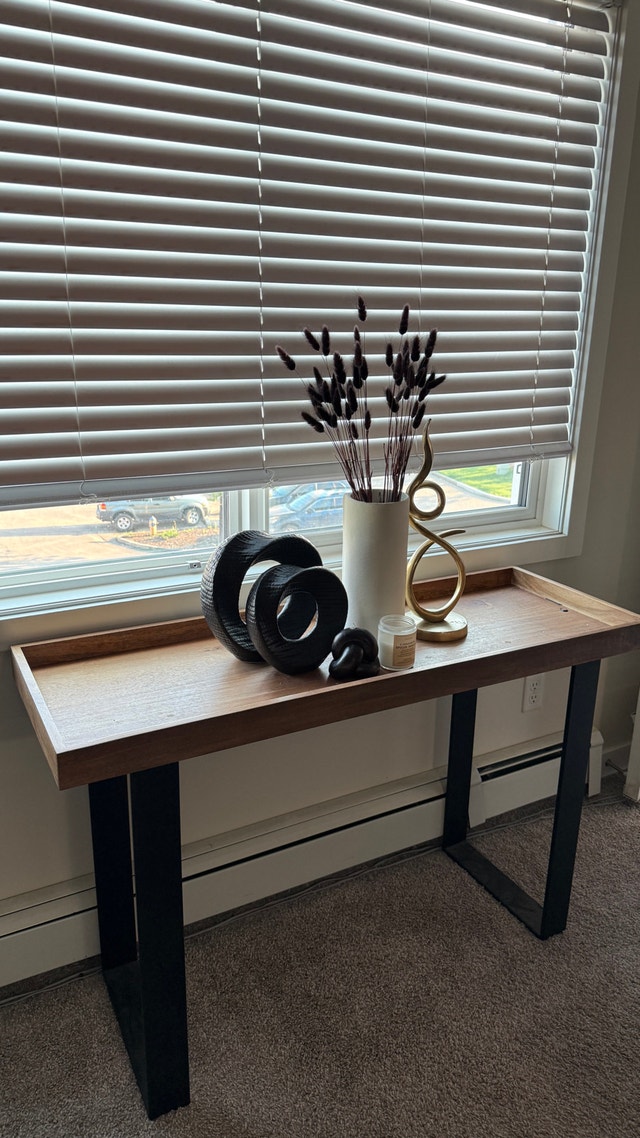 Console table - photo 4