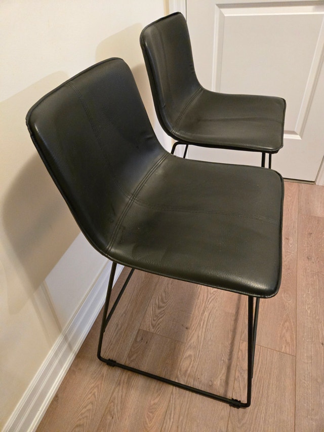Leon's Leo Black Counter Height Stools (Set of 2) - photo 2