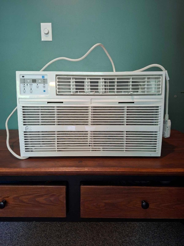 Air Conditioner - 10,000 BTUs