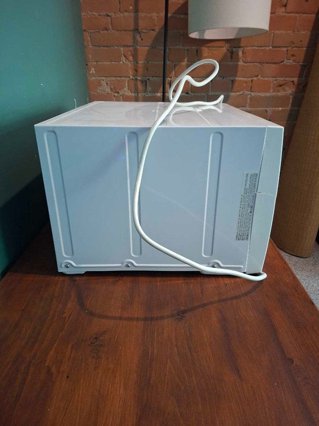 Air Conditioner - 10,000 BTUs - photo 2