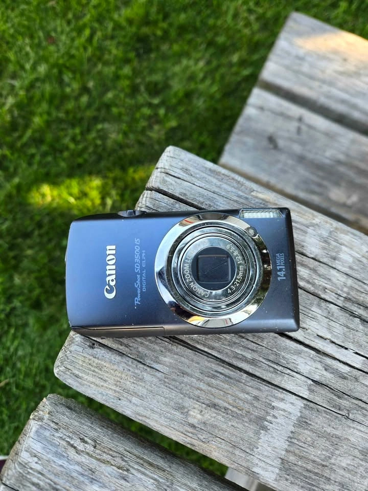 Canon PowerShot SD3500 IS Digital point and shoot - photo 2