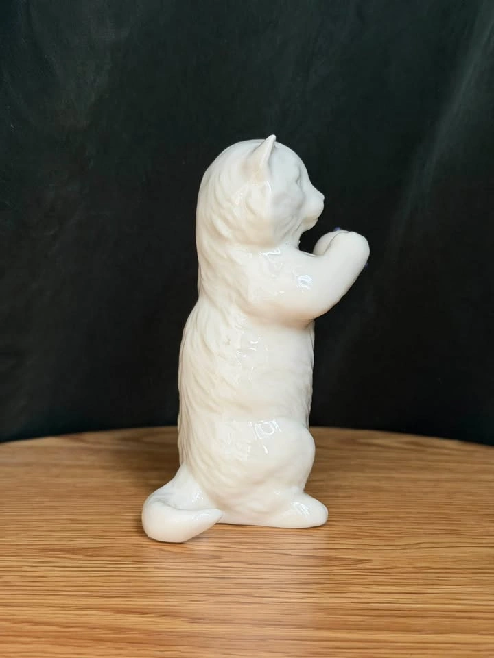 Lenox Laurels Fine Porcelain Cat Figurine with Jeweled Ball - photo 4