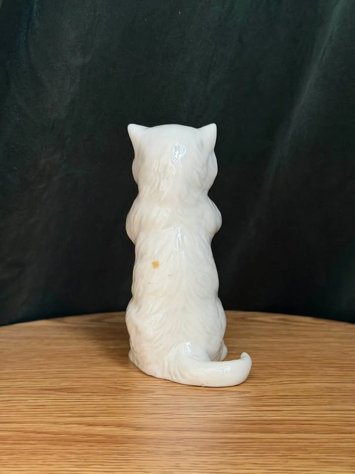 Lenox Laurels Fine Porcelain Cat Figurine with Jeweled Ball - photo 5