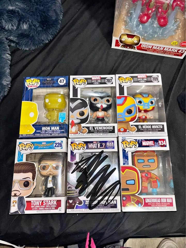 Iron man funko pop bundle & venom pop