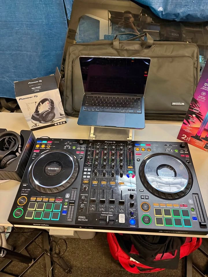 Pioneer DJ DDJ-FLX10 Setup + KRK Rokit 7s + Accessories