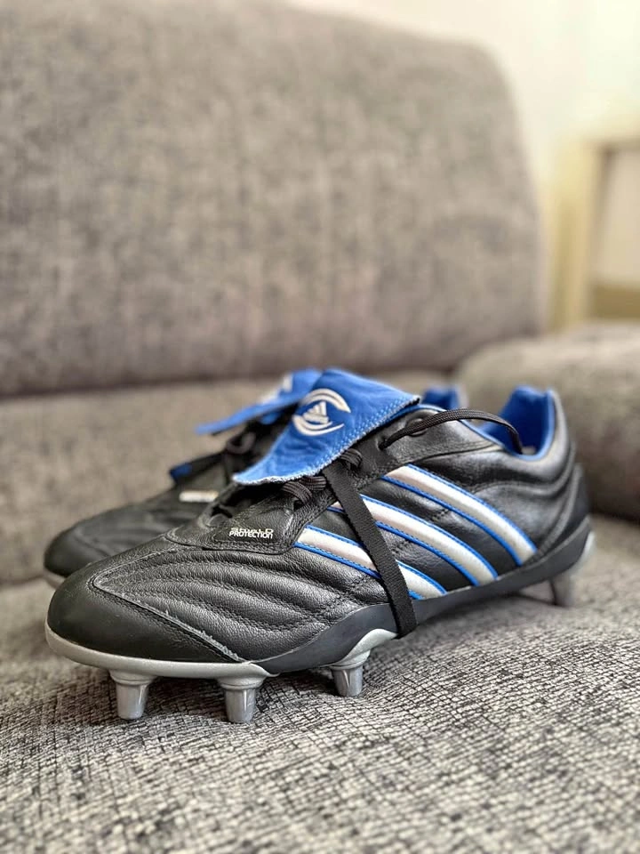 Rugby metal cleats