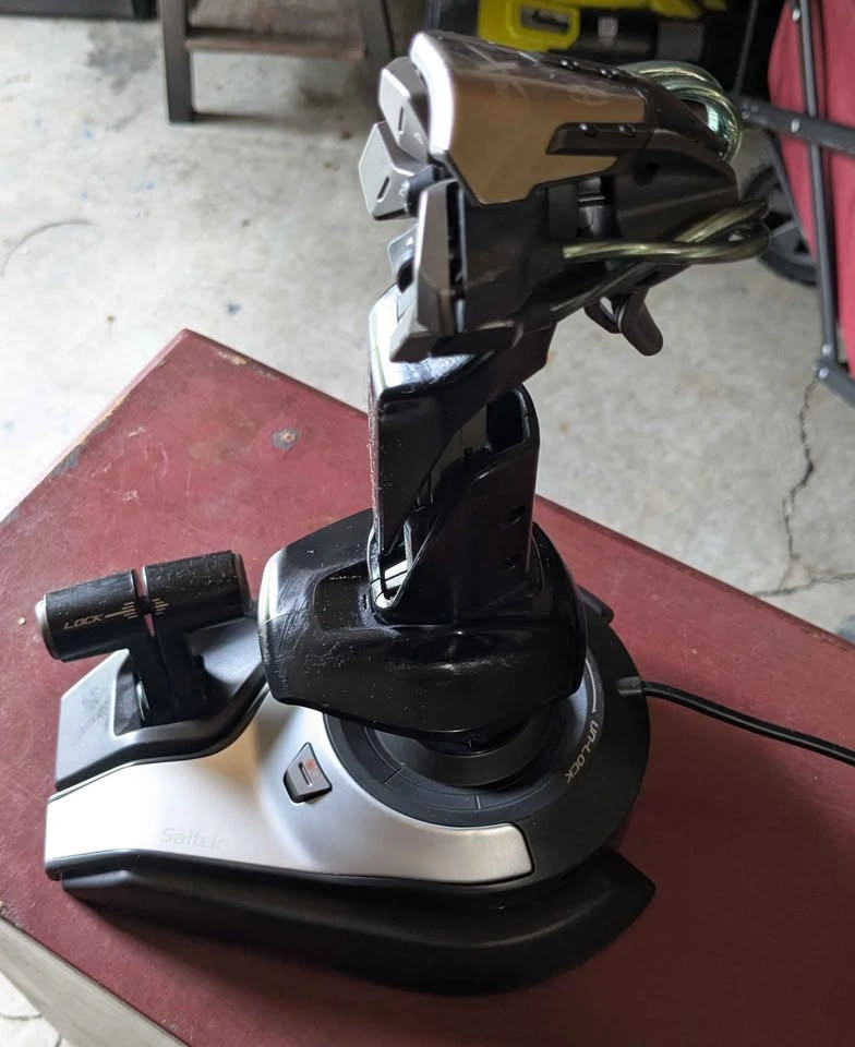 Saitek Cyborg EVO Ergonomic Adjustable USB Wired Joystick - photo 4