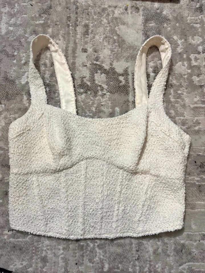 white h&m tanktop