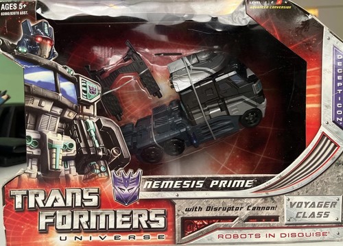 Transformer Universe Nemesis Prime SDCC voyager class Hasbro