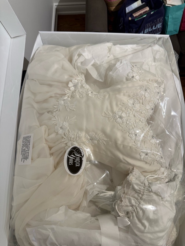 Lazaro Vintage Wedding Gown - photo 4