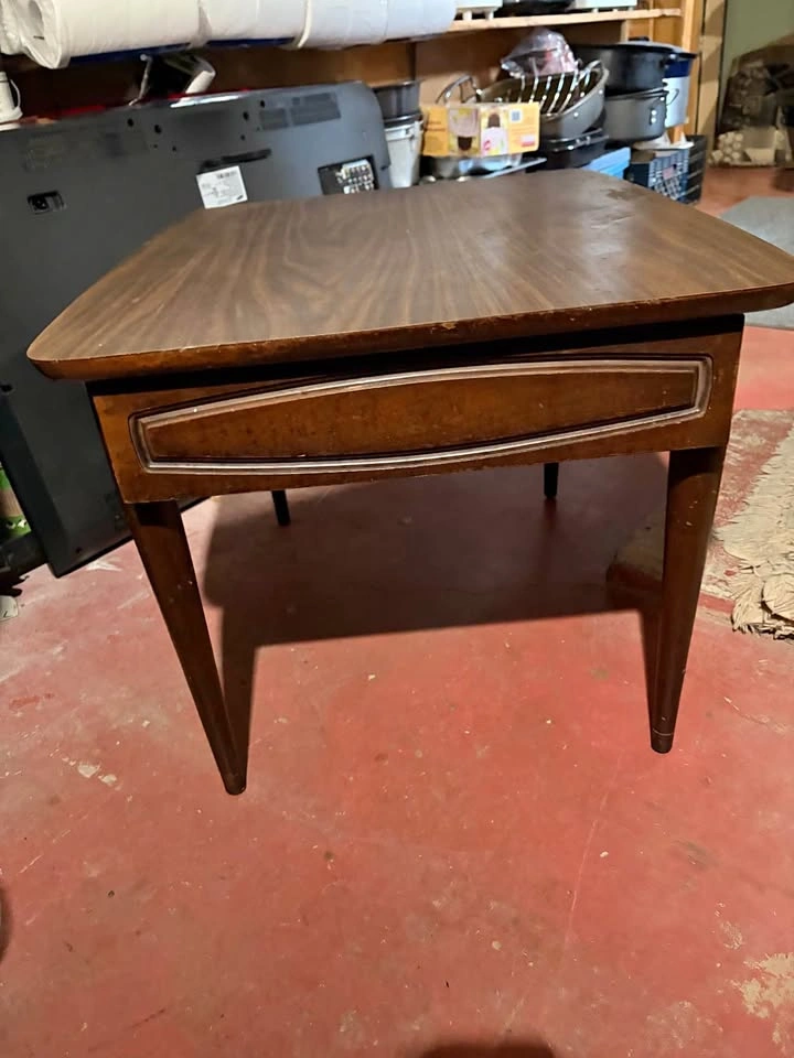2 living room end tables
