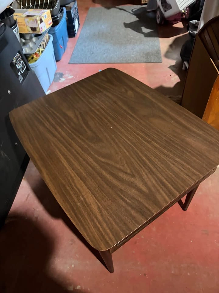 2 living room end tables - photo 2
