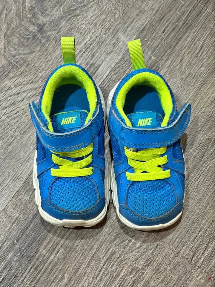 Nike Kids’ Running Shoes – Size 4C
