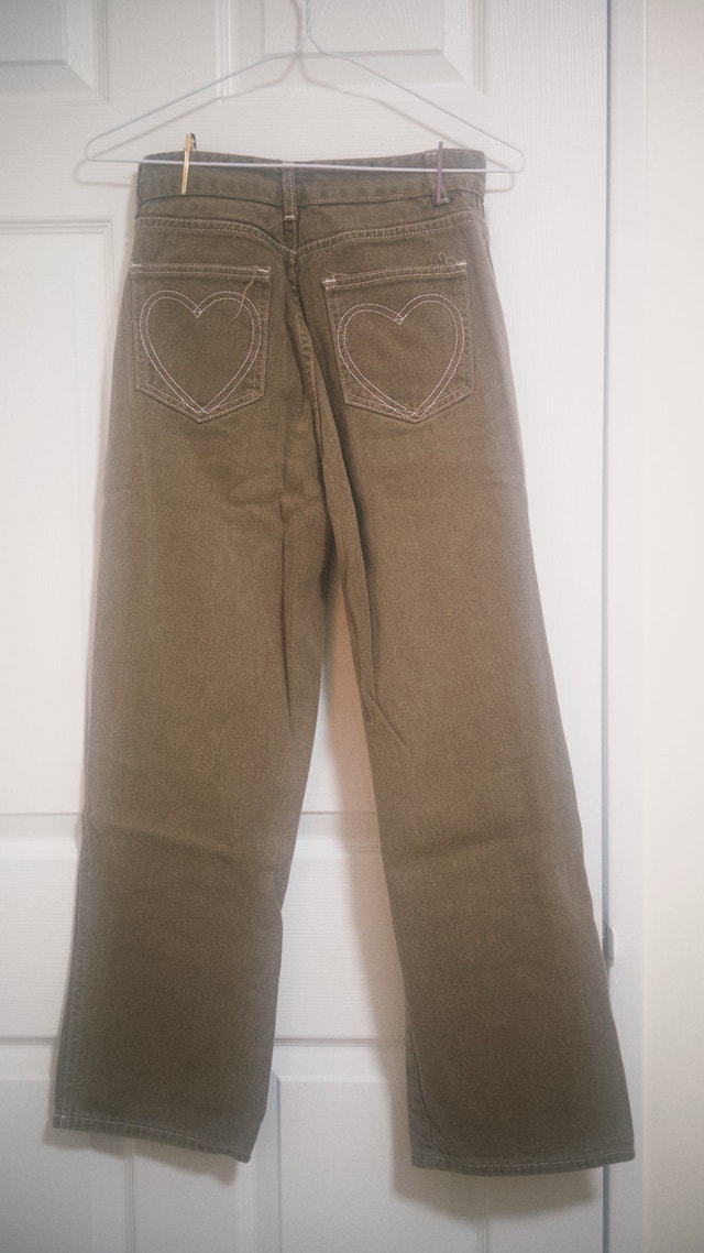 Y2K Olive Brown Straight Leg Pants | Heart Back Pocket Detail - photo 2