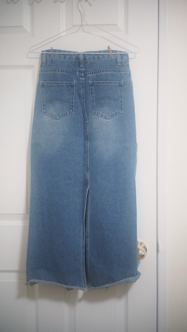 High-Waisted Denim Maxi Skirt with Back Slit - photo 2