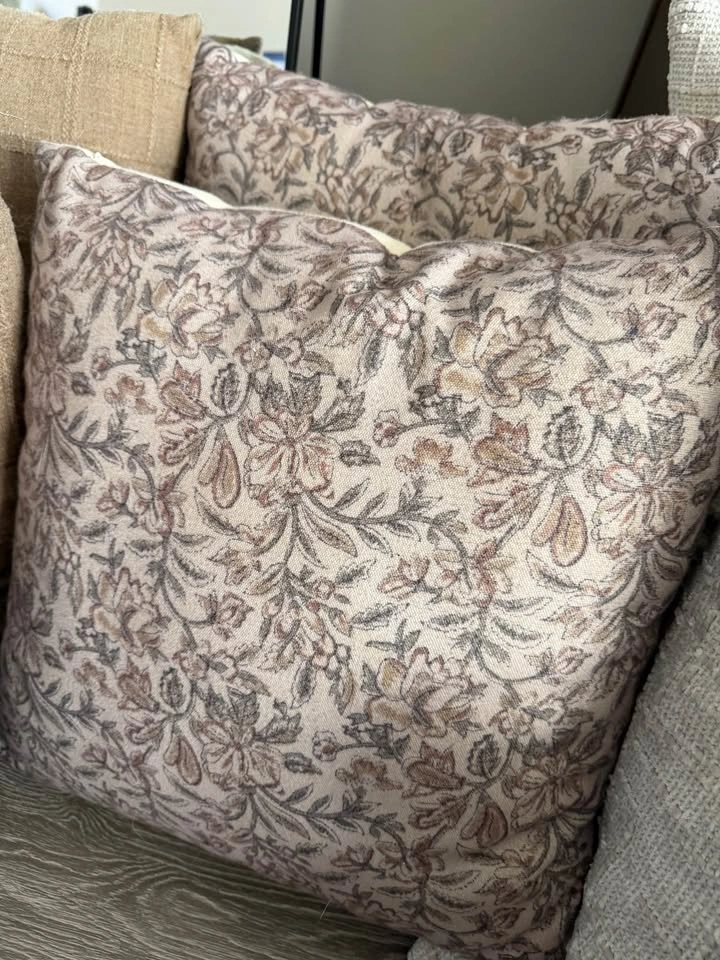 Throw Pillows - Various Sizes $5 each - photo 3