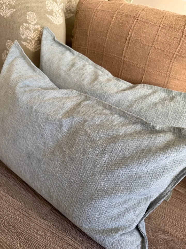 Throw Pillows - Various Sizes $5 each - photo 4