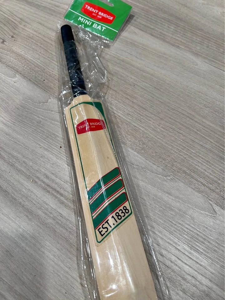 Souvenir Cricket bat- Trent Bridge, Nottingham