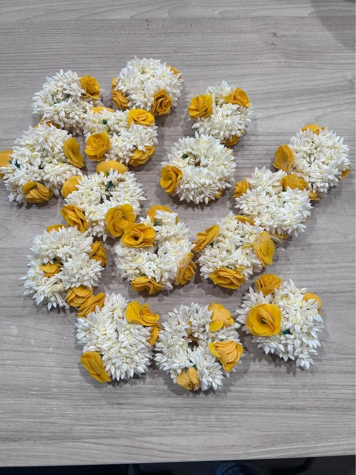 Hand flower garlands artificial - red and yellow - photo 3