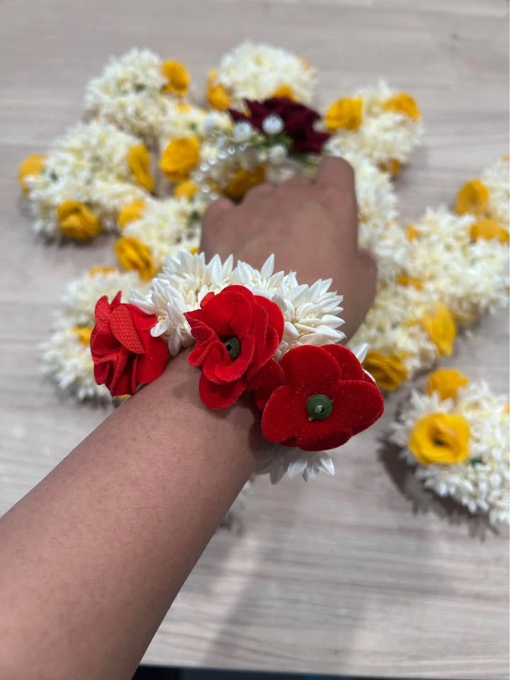 Hand flower garlands artificial - red and yellow - photo 5
