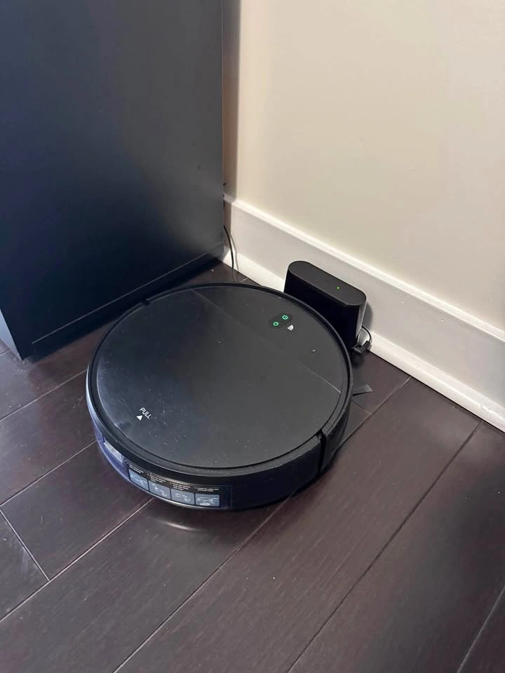 Robot vacuum/mop